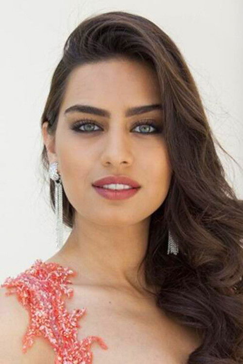 Photo of Amine Gülşe