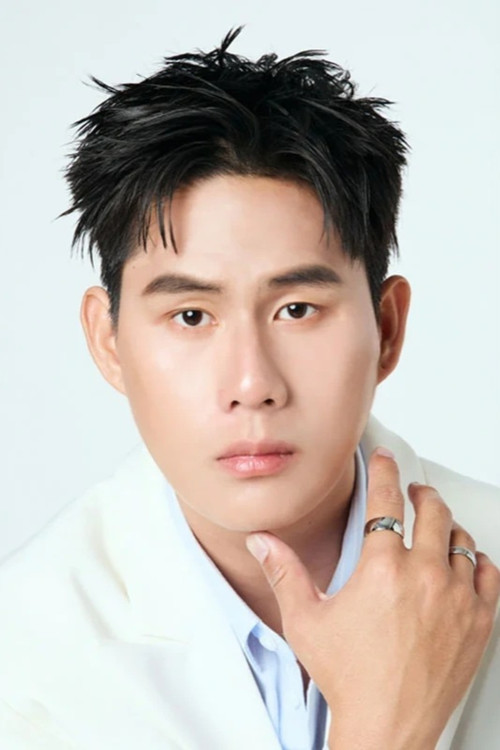 Photo of Thanawin Pholcharoenrat