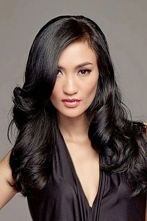 Photo of Atiqah Hasiholan