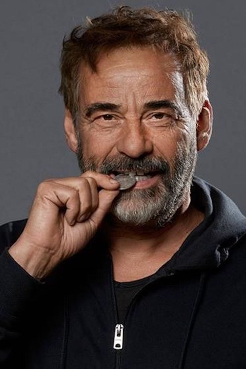 Photo of Eduard Fernández