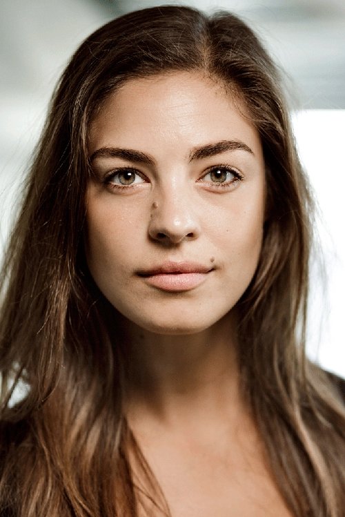 Photo of Natalie Madueño