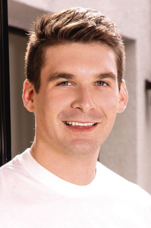 Photo of Dustin Holloway