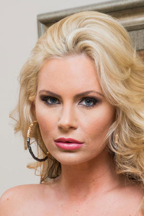 Photo of Phoenix Marie