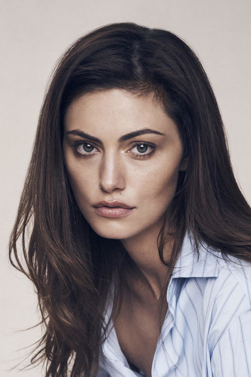Photo of Phoebe Tonkin