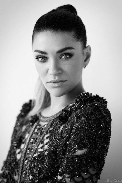 Photo of Jessica Szohr