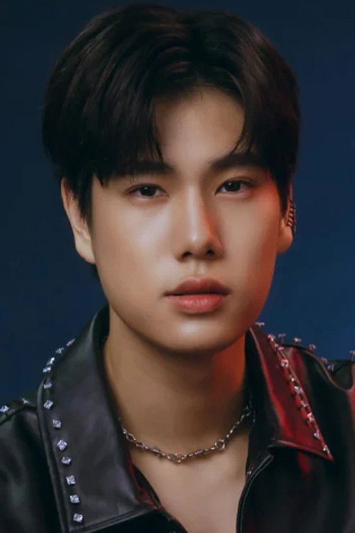 Photo of Phuwin Tangsakyuen