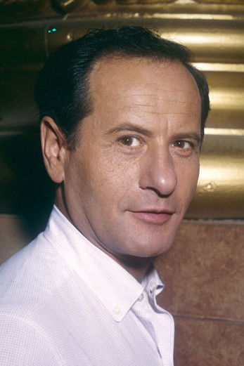 Photo of Eli Wallach