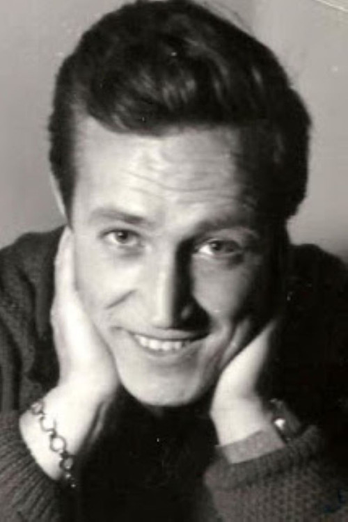 Photo of Enrique Ávila