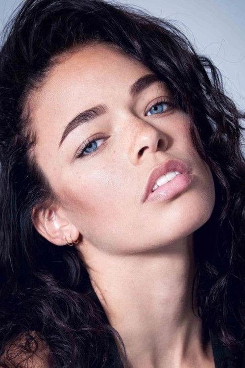 Photo of Kari Calhoun