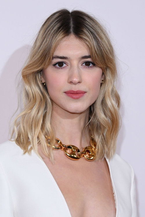 Photo of Daisy Edgar-Jones