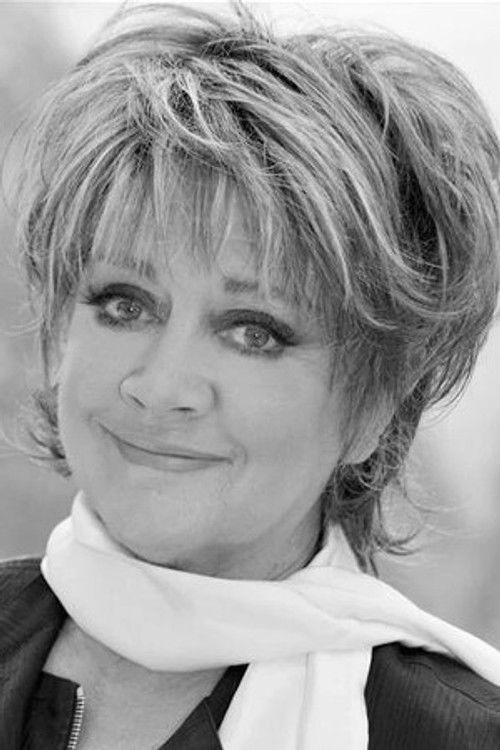 Photo of Amanda Barrie