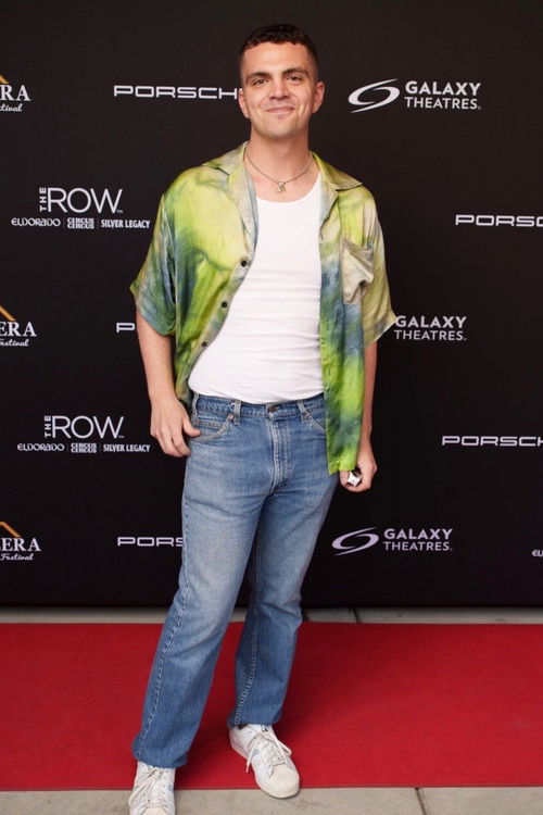 Photo of Thom Hilton