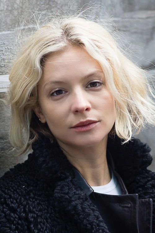 Photo of Annabelle Dexter-Jones