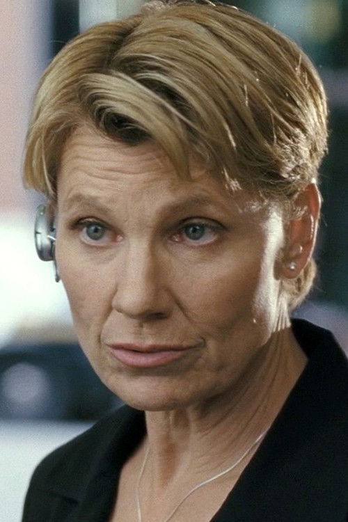 Photo of Lindsay Crouse