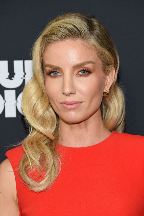 Photo of Annabelle Wallis