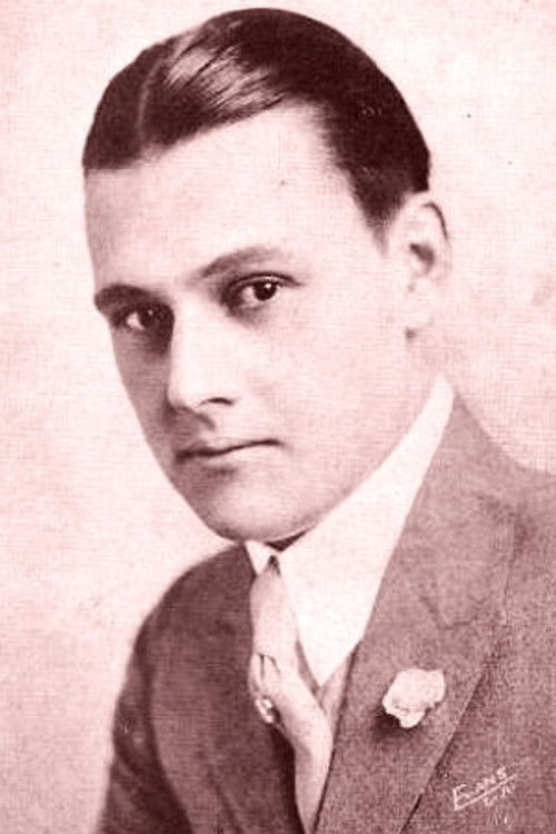 Photo of Ashton Dearholt