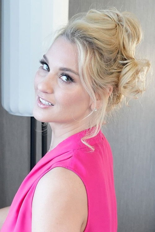 Photo of Julia Robbie