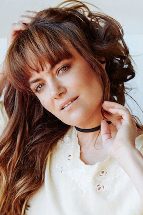 Photo of Julia Stone