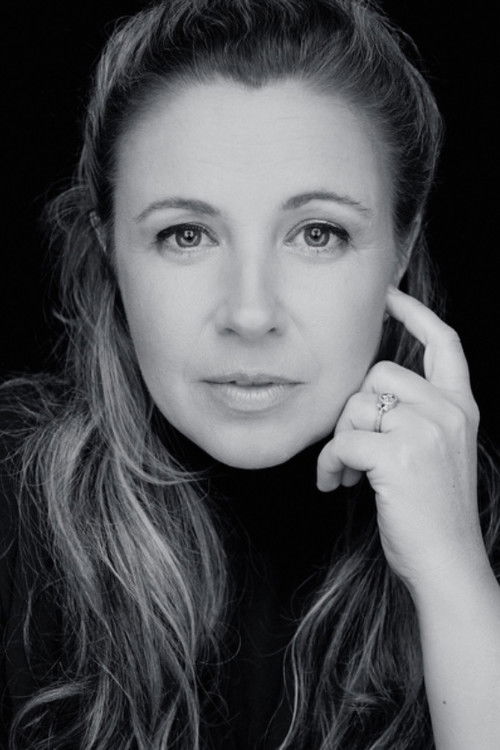 Photo of Jessica Barker