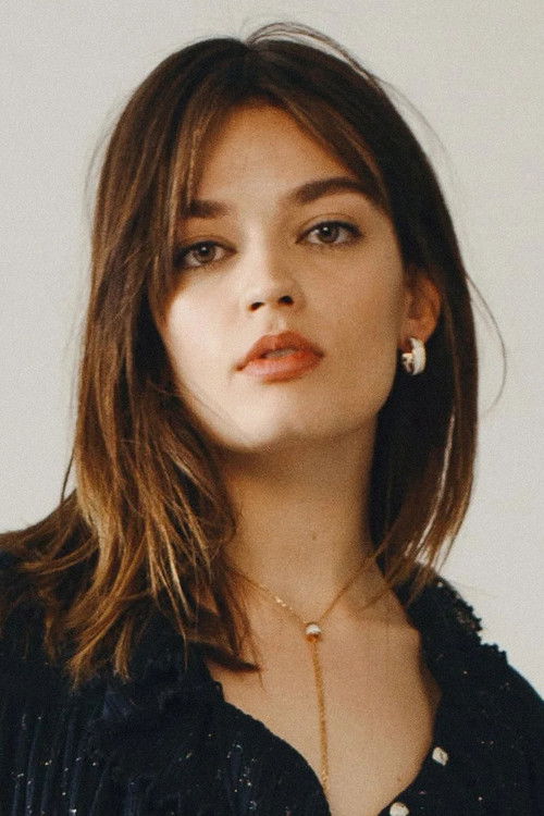 Photo of Emma Mackey