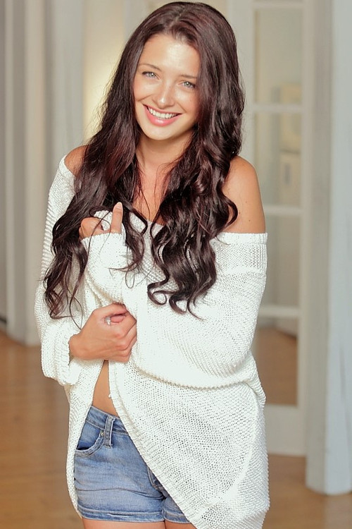 Photo of Elysia White