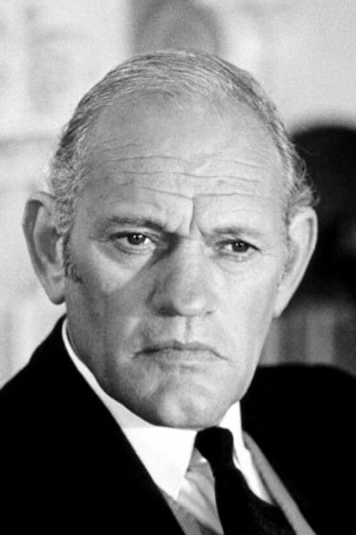 Photo of Harry Andrews