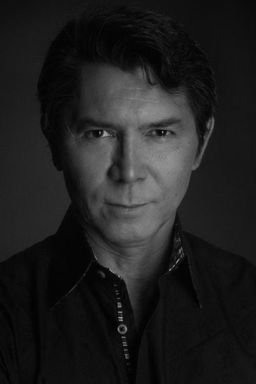 Photo of Lou Diamond Phillips