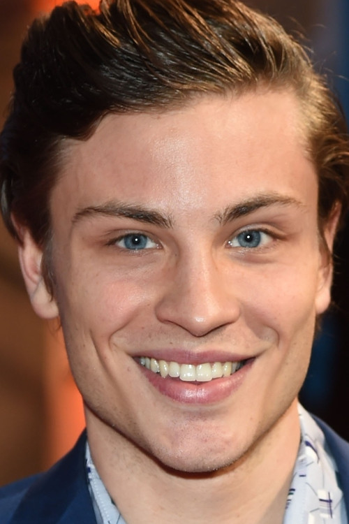 Photo of Jannik Schümann