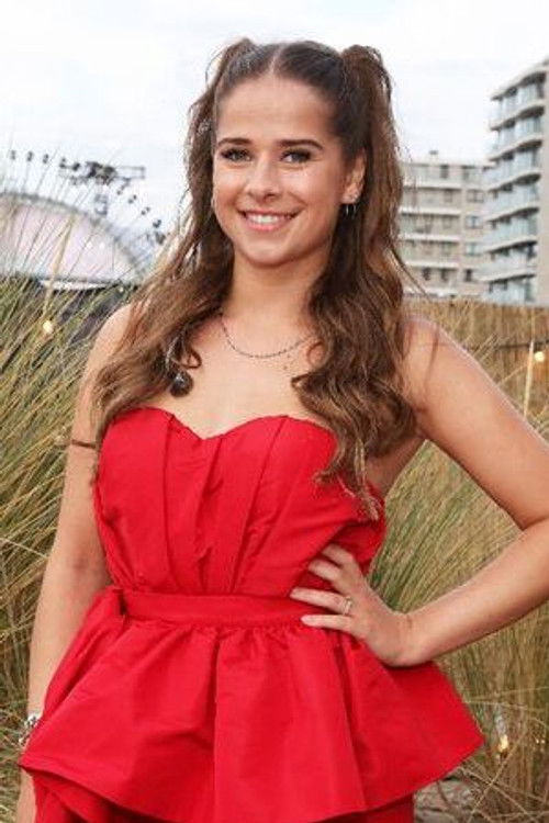 Photo of Laura Tesoro