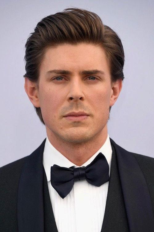 Photo of Chris Lowell