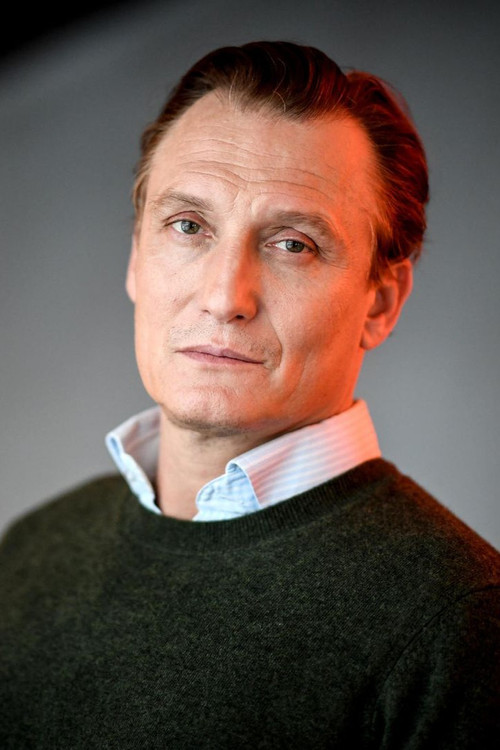 Photo of Oliver Masucci