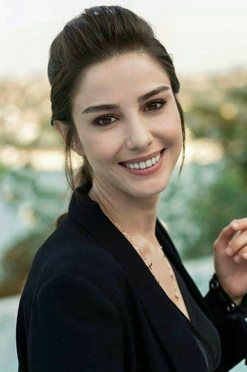 Photo of Özge Gürel