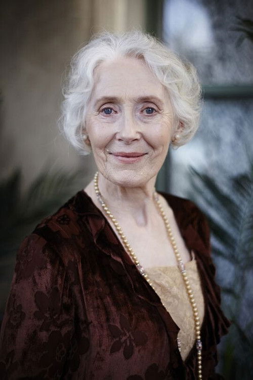 Photo of Julia Blake