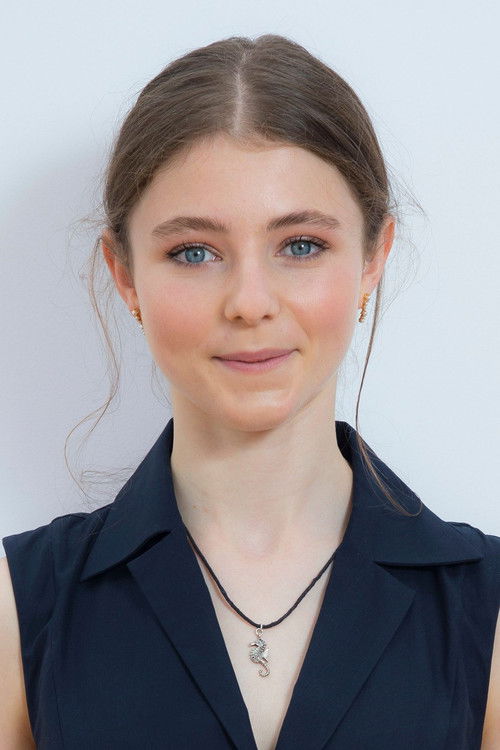 Photo of Thomasin McKenzie