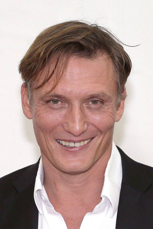 Photo of Oliver Masucci